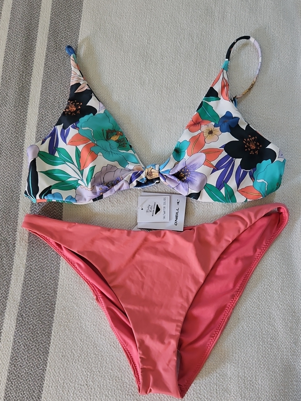 O'Neill Floral Triangle Bikini Top with Nwt Coral Pink Bottoms